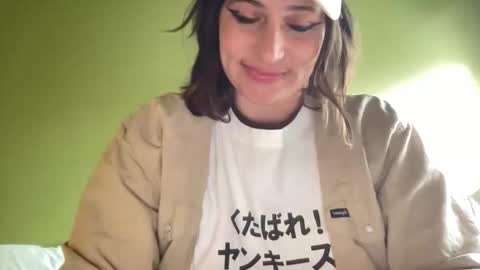 ariel  colin when hes here online show from March 19, 4:33 pm