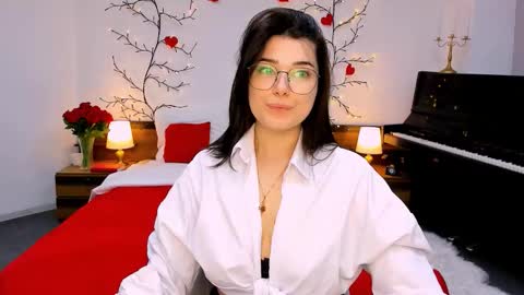 Ari online show from October 25, 9:17 am