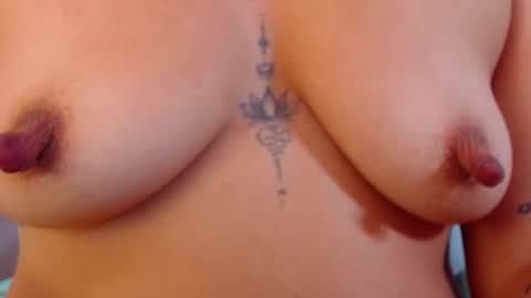 Ariiana Gonzalez online show from December 6, 3:00 pm