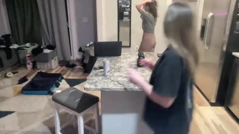 airskiii online show from February 22, 5:12 am