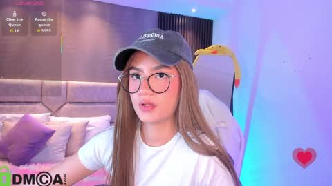 Ari  online show from May 3, 7:39 pm