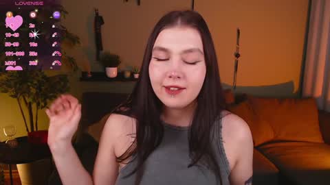 Snapshot of arizonaa_muse chatting on December 8, 12:30 pm Astrid online show from December 8, 12:30 pm