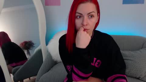 Snapshot of arri_ella chatting on September 18, 12:53 am arri_ella online show from September 18, 12:53 am