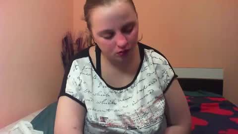 Snapshot of arriana98 chatting on February 19, 7:48 pm Arriana online show from February 19, 7:48 pm