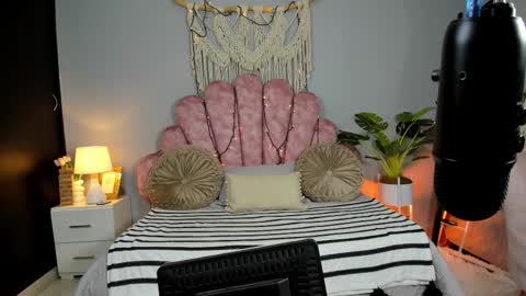 Lia Rose online show from November 18, 12:11 am