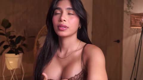 Snapshot of artemia_ chatting on October 26, 2:40 am Amanda online show from October 26, 2:40 am