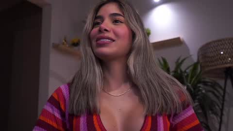 Snapshot of artemia_ chatting on December 17, 1:50 am Amanda online show from December 17, 1:50 am