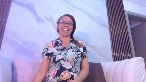 Snapshot of artemiza_love_ chatting on October 2, 12:32 pm artemiza online show from October 2, 12:32 pm