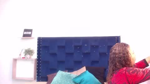 Snapshot of artemiza_love_ chatting on February 17, 12:05 pm artemiza online show from February 17, 12:05 pm