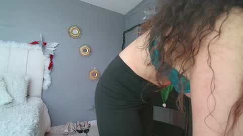   laura  online show from December 29, 4:08 pm