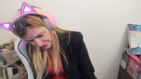 MIA online show from December 1, 2:20 pm