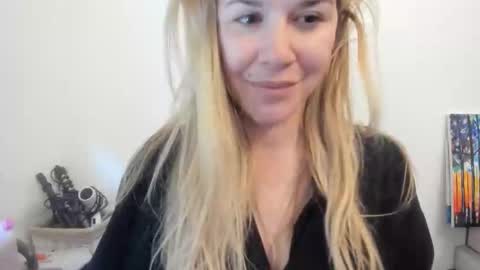 MIA online show from October 3, 1:27 pm