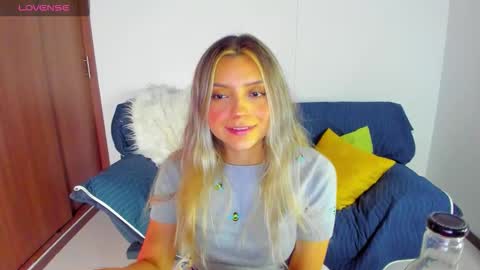 Snapshot of ary_cam230 chatting on October 13, 10:45 pm Zahaara online show from October 13, 10:45 pm