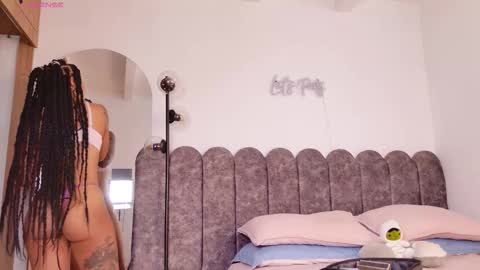 aryascollins online show from February 17, 2:00 am