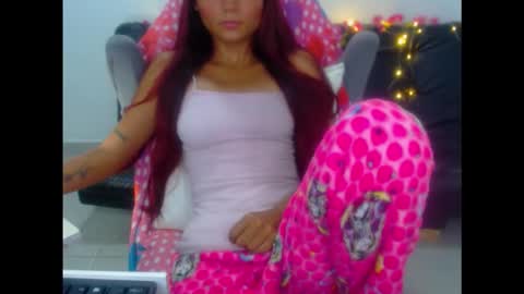 asa akiraaax online show from February 3, 3:39 pm