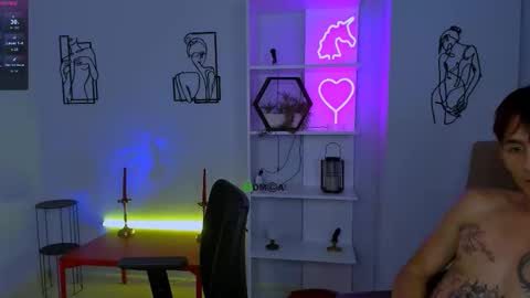 ash_raven_ online show from September 11, 3:18 am