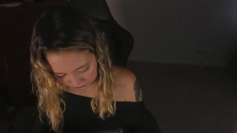 ash_smith1 online show from January 10, 10:25 pm