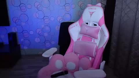   Yasmina   online show from November 19, 5:07 am