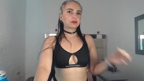 Snapshot of ashley__tylor chatting on January 17, 11:29 pm ashley__tylor online show from January 17, 11:29 pm