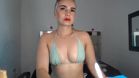 Snapshot of ashley__tylor chatting on January 13, 3:56 am ashley__tylor online show from January 13, 3:56 am