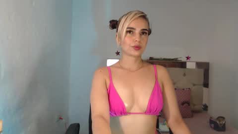 Snapshot of ashley__tylor chatting on March 10, 12:51 am ashley__tylor online show from March 10, 12:51 am