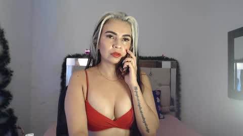 Snapshot of ashley__tylor chatting on December 29, 3:54 am ashley__tylor online show from December 29, 3:54 am