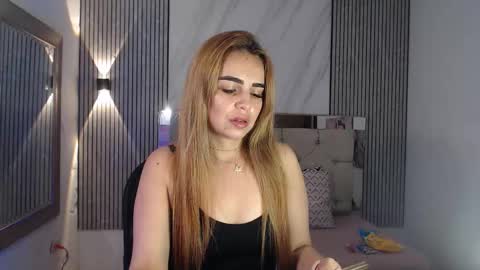 ashley__tylor online show from December 17, 2:06 am