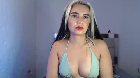 Snapshot of ashley__tylor chatting on January 6, 11:42 pm ashley__tylor online show from January 6, 11:42 pm