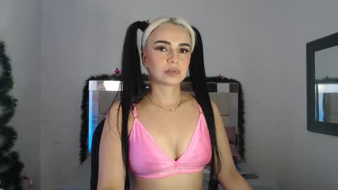 Snapshot of ashley__tylor chatting on December 27, 6:03 am ashley__tylor online show from December 27, 6:03 am