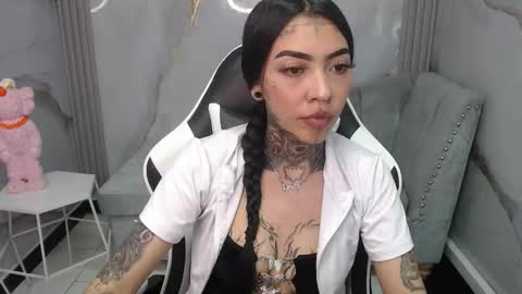 ashley_blum_v online show from November 6, 8:37 pm