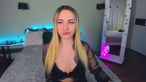 Snapshot of ashley_crashly chatting on January 17, 7:30 am Alina online show from January 17, 7:30 am