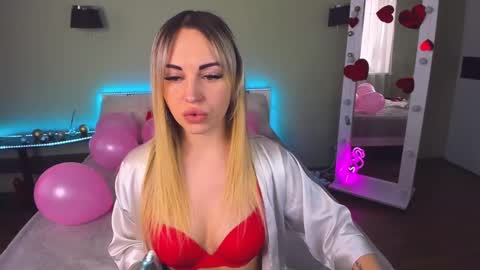 Snapshot of ashley_crashly chatting on February 11, 7:54 am Alina online show from February 11, 7:54 am