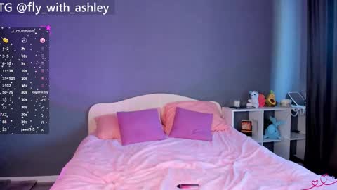 Snapshot of ashley_fly chatting on September 9, 6:02 am ashley_fly online show from September 9, 6:02 am