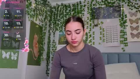 Ashle online show from December 2, 4:14 am