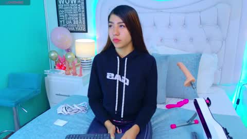 AshleyRoberh online show from November 28, 8:45 pm