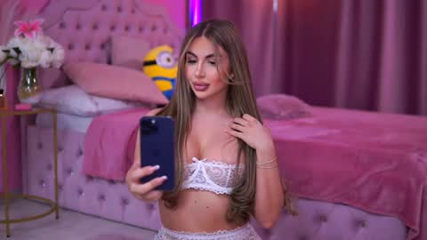 Ashley online show from February 7, 7:06 pm