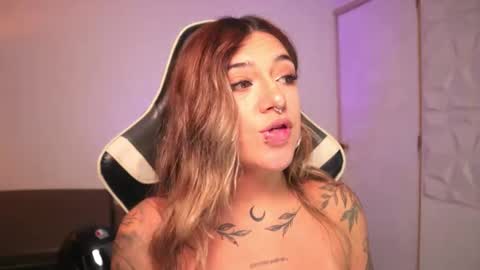 Ashley Lauren online show from February 12, 4:25 am