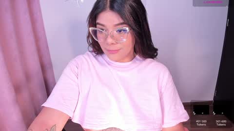 Snapshot of ashleyy18__ chatting on January 30, 9:04 am Ashleyy18 online show from January 30, 9:04 am