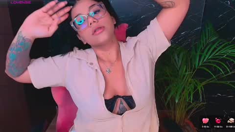 Snapshot of ashleyy18__ chatting on September 19, 10:03 am Ashleyy18 online show from September 19, 10:03 am