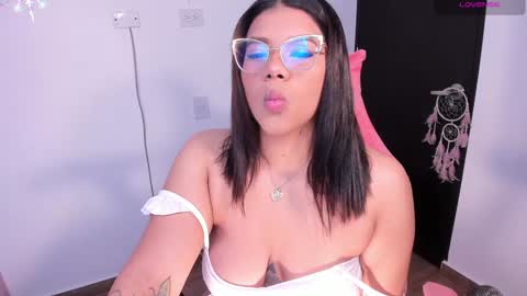 Snapshot of ashleyy18__ chatting on February 2, 9:30 am Ashleyy18 online show from February 2, 9:30 am