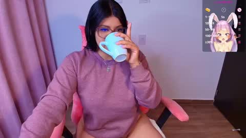 Snapshot of ashleyy18__ chatting on March 10, 8:39 am Ashleyy18 online show from March 10, 8:39 am