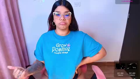 Snapshot of ashleyy18__ chatting on February 17, 9:24 am Ashleyy18 online show from February 17, 9:24 am