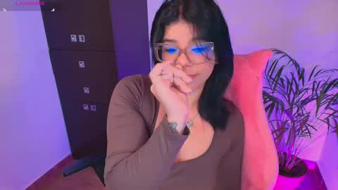 Snapshot of ashleyy18__ chatting on September 10, 12:27 pm Ashleyy18 online show from September 10, 12:27 pm