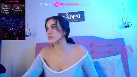 Snapshot of ashleyy_ls chatting on February 9, 4:04 am kylie online show from February 9, 4:04 am