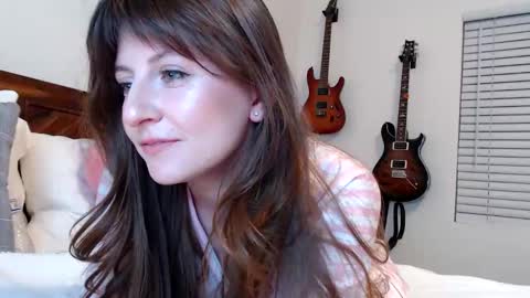 Snapshot of ashleyyylove13 chatting on October 16, 7:00 am Ashley Love online show from October 16, 7:00 am