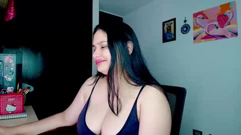 ashliecooperr online show from January 16, 1:56 am