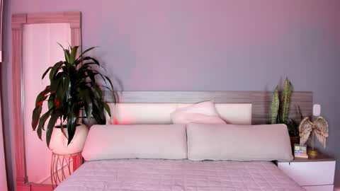 Ashly online show from February 13, 4:25 am