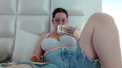 AshlyMoon online show from October 25, 4:14 pm