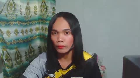 asian_hillary online show from January 4, 9:43 am