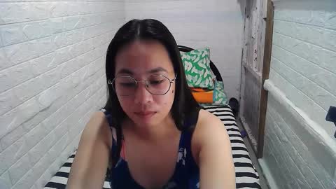 Snapshot of asian_sexydimples chatting on January 12, 4:42 am Trixie online show from January 12, 4:42 am